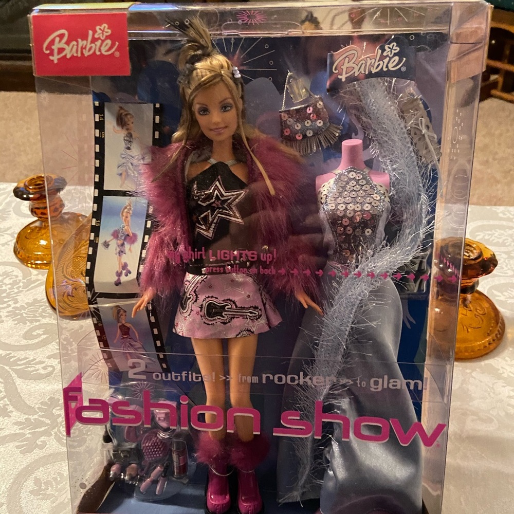 NIB 2004 Fashion Show Barbie 2 outfits Rock & Glam
